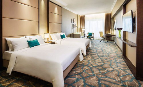 外出住酒店時，為何要先燒壺水倒馬桶里？導游告訴你答案